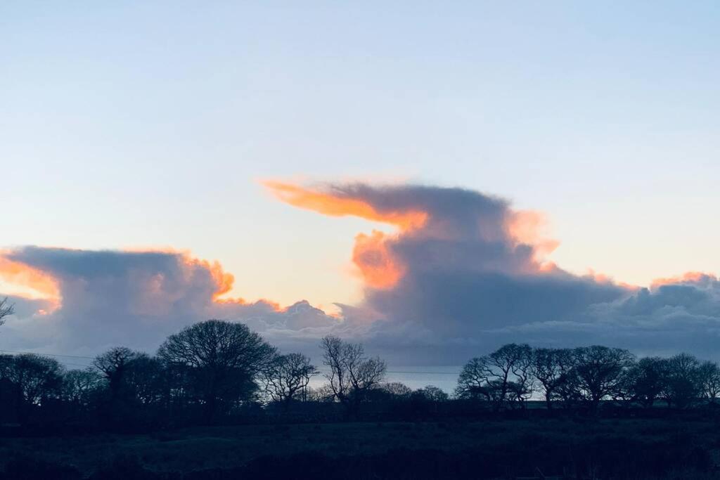 Lle Mary - Beautiful Views, Hot Tub, Secluded, Dog Welcome, Barmouth Llanddwywe Kültér fotó
